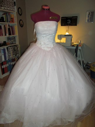 balklänning tyll fram