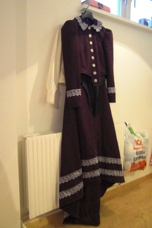 resdräkt hängandes