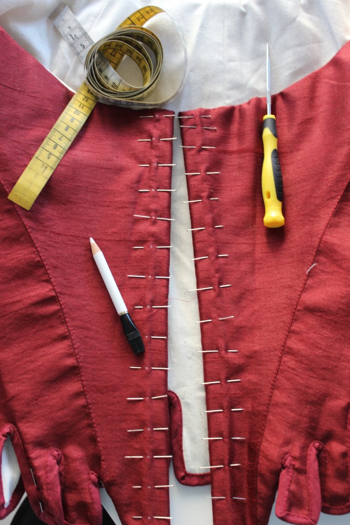 Traditional Bodice Ripper “Sew 17th century Challenge” – The Bodice (part 3 – Finishing ...